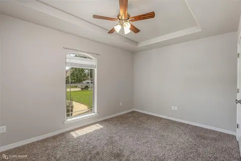 Building Photo - 204 Southern Creek Cir