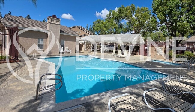 Building Photo - Move-In Ready Home