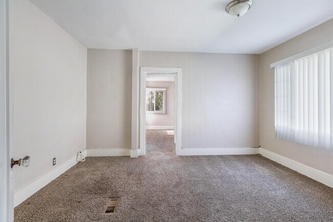 bedroom 1 - 295 N Hudson Ave