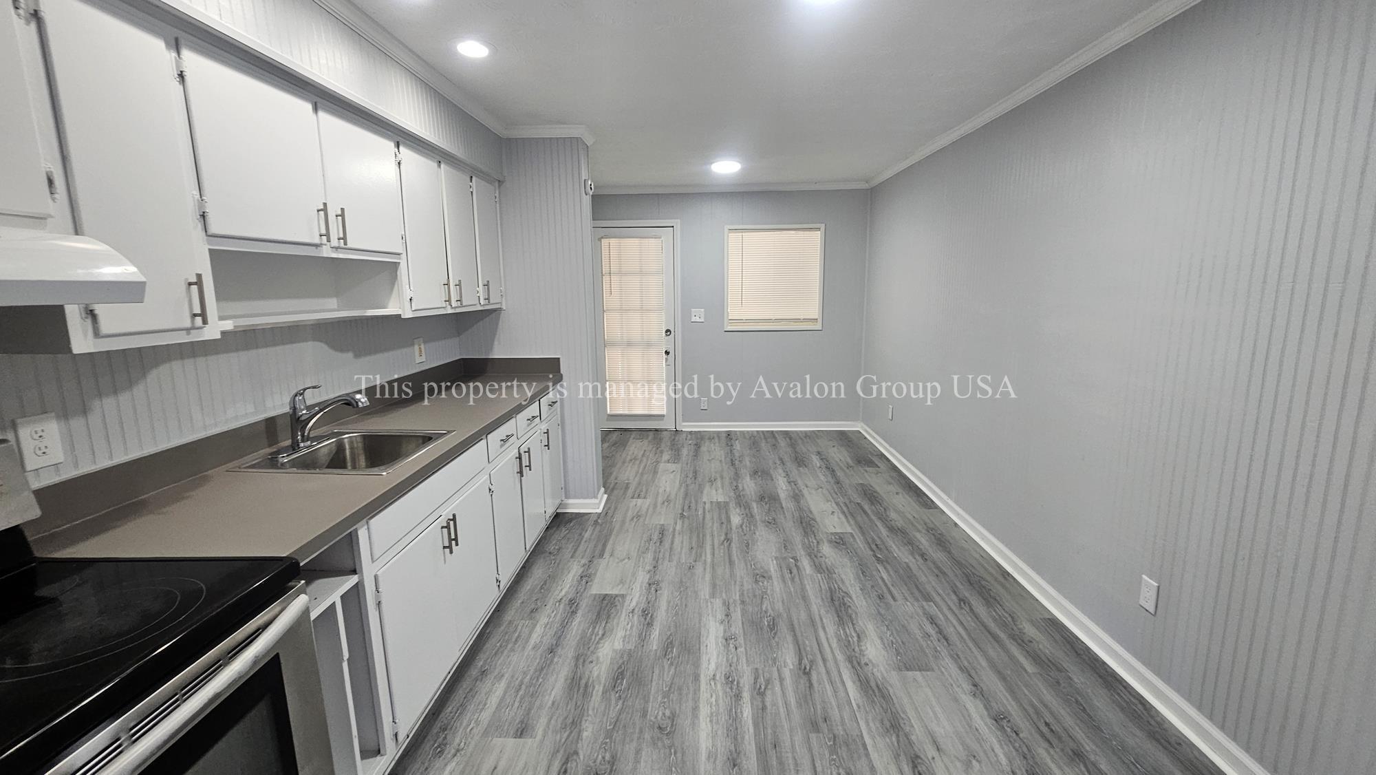 Building Photo - 6063 Longchamp Dr