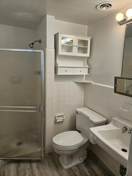 Building Photo - 2846 Walton Way