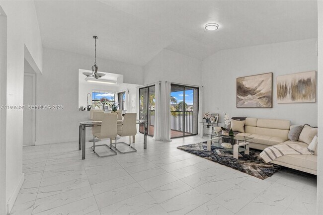 Building Photo - 1211 S Independence Dr