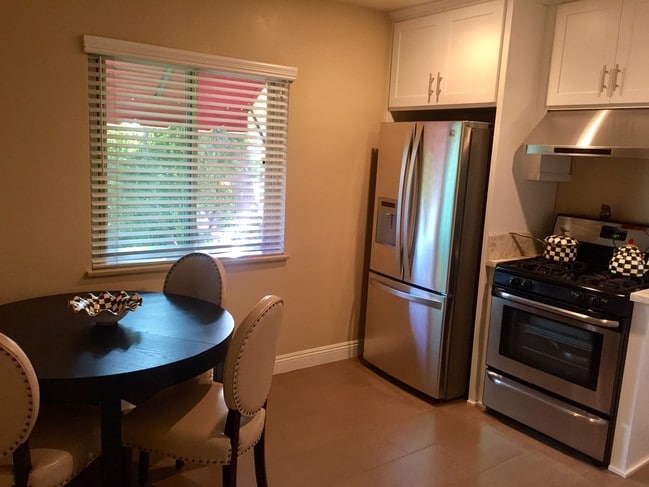 Kitchen - 457 Oak St