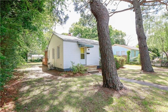 Building Photo - Cozy 2-Bedroom with Modern Upgrades