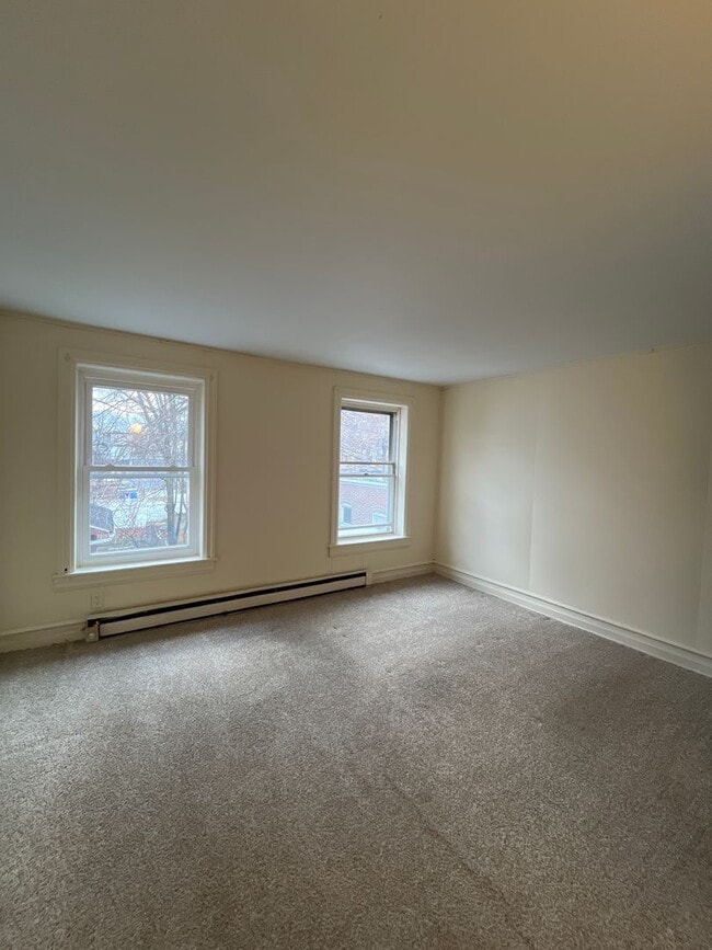 Building Photo - Spacious 3-bedroom home available for rent in Allentown available immediately