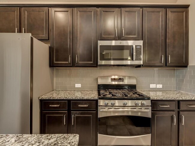 Building Photo - 2104 Granite Hill Dr