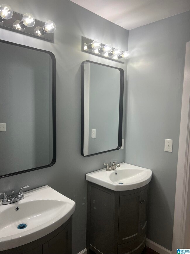 Building Photo - 2710 17th St S