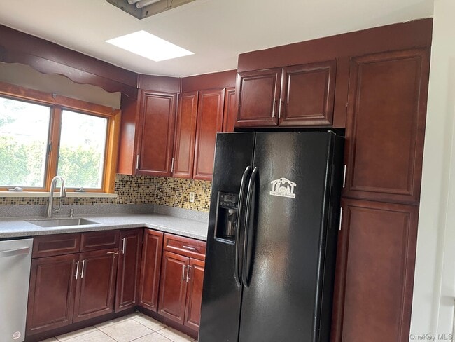 Building Photo - 66 Laron Dr