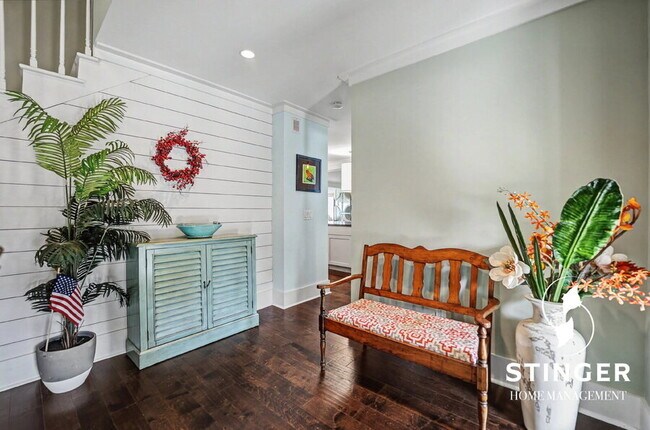 Building Photo - 73 Sunset Blvd