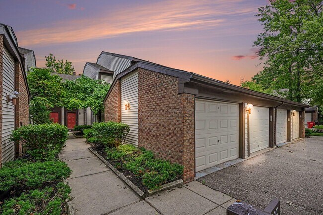 Building Photo - 24225 Evergreen Rd