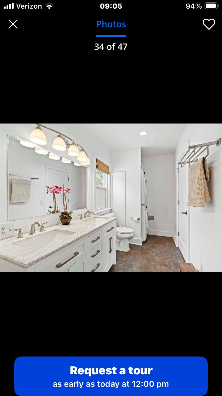 bathroom - 218 S Marquette St