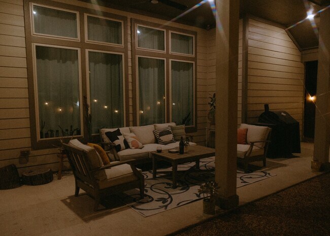 Building Photo - 8123 Cheyenne Hills Trail
