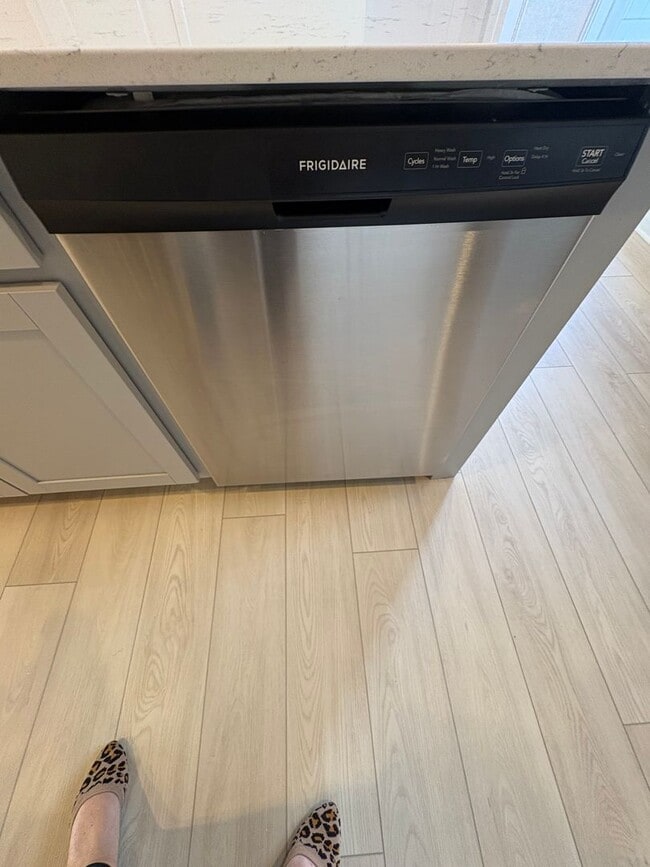 Building Photo - 3 Bedroom 2.5  Bath Townhome in Travelers ...