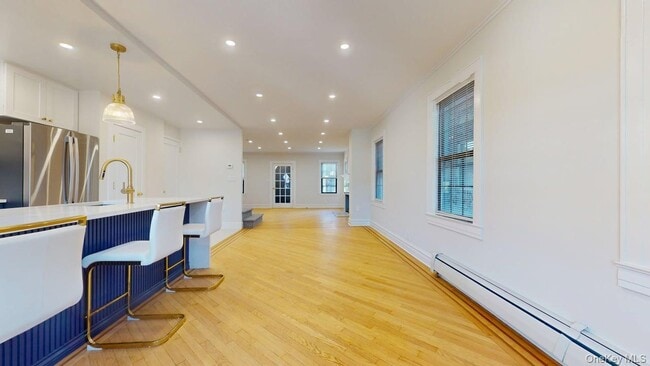 Building Photo - 88-37 62nd Dr