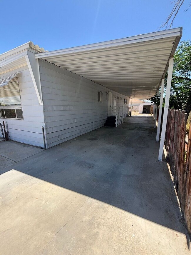 Building Photo - Updated 3 bedroom, 2 bathroom mobile!