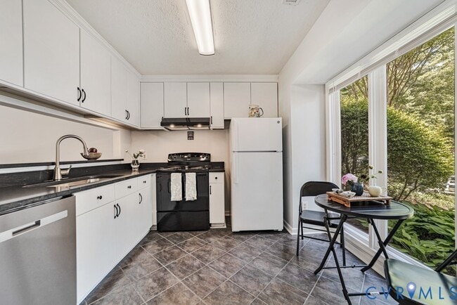 Building Photo - 2716 Schooner Ct