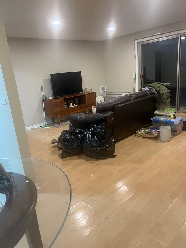 Building Photo - 19 E Palatine Rd