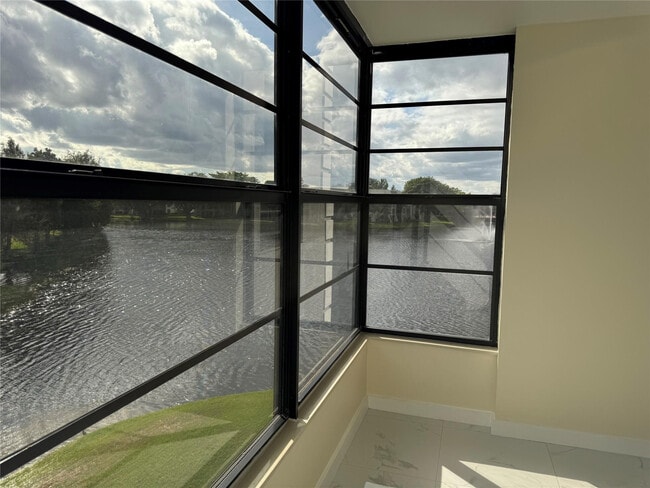 Building Photo - 1520 Whitehall Dr