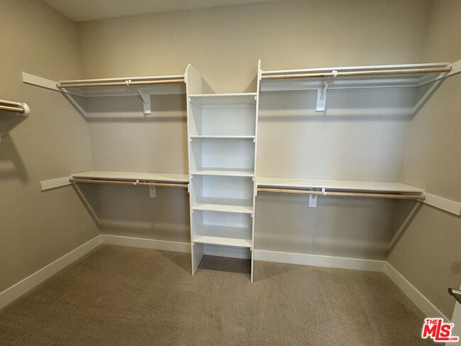 Building Photo - 406 Clipper