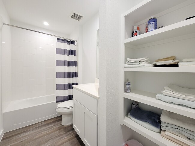 Building Photo - 1014 Star Grass Ln