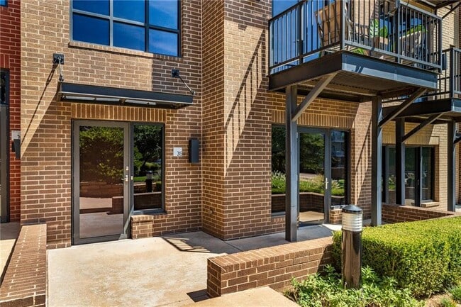 Building Photo - 345 NE 4th St