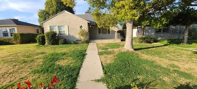 Primary Photo - 2620 Truxtun Ave