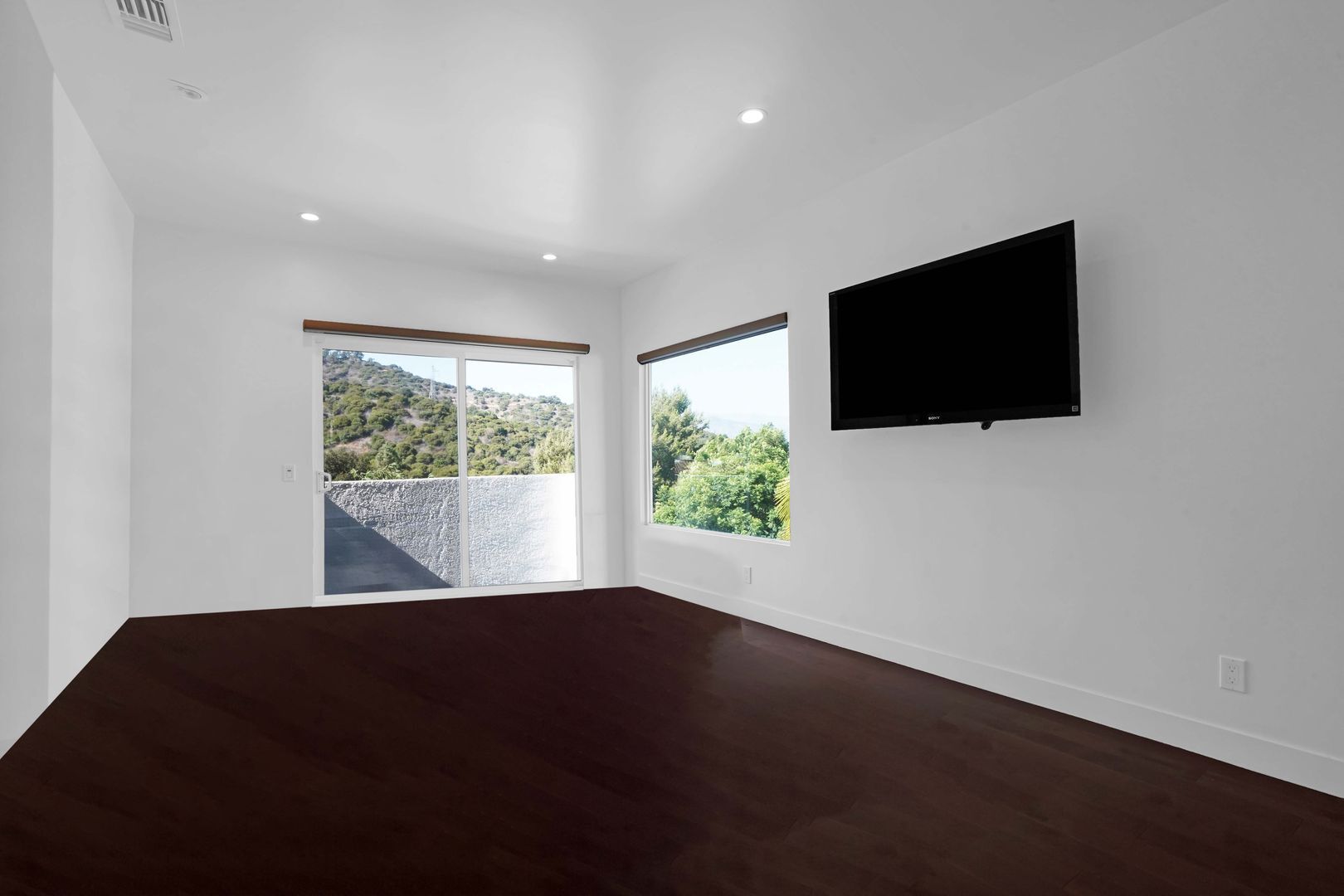 Building Photo - Experience Modern Luxury in this Stunning 4-Bedroom Smart Home in the Heart of 90027