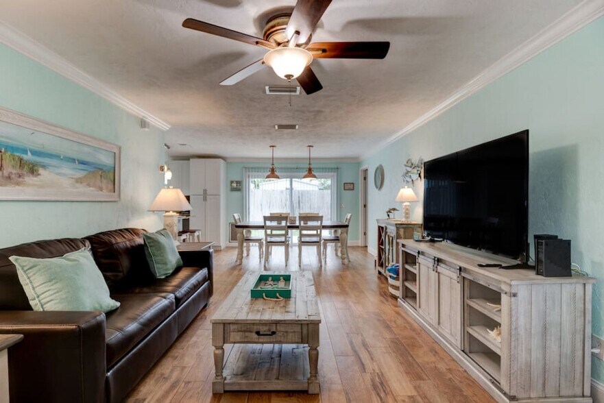 Primary Photo - 4013 S Peninsula Dr