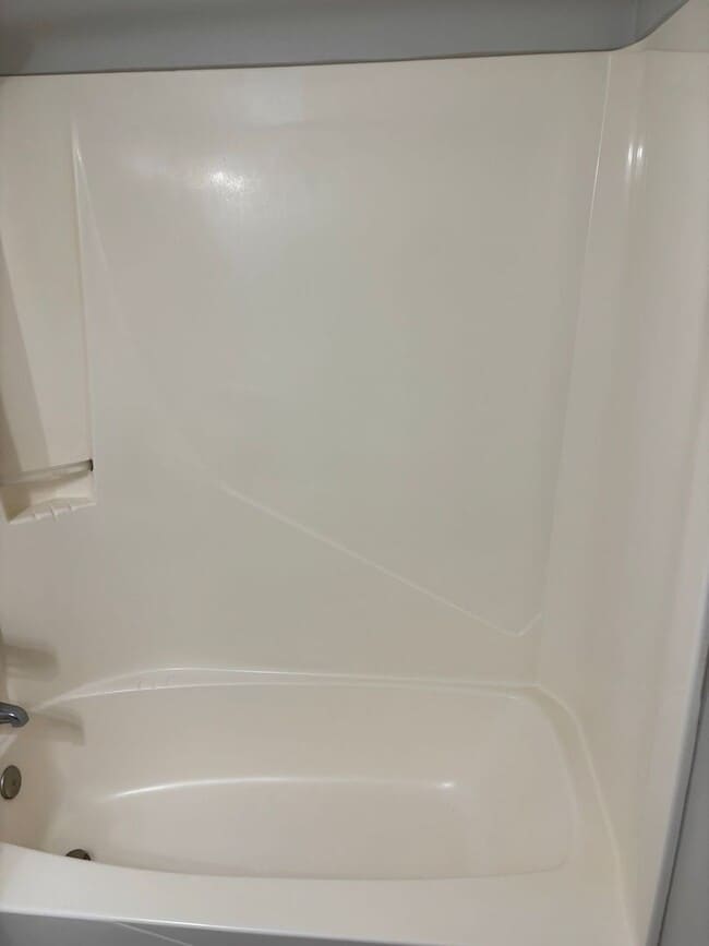 Building Photo - Spacious 3 Bedroom 2 Bath apartment!