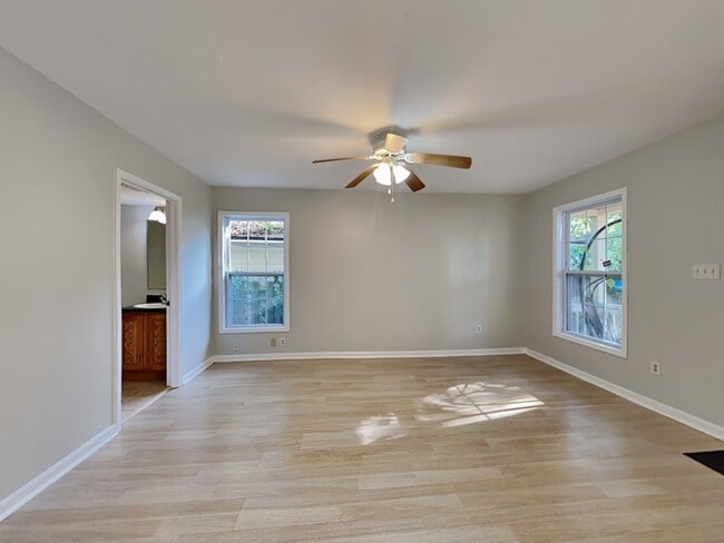 Building Photo - 838 S Parramore Ave