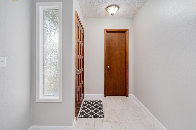 Building Photo - Townhome in the heart of Ormond Beach
