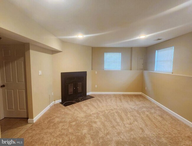 Building Photo - 12216 Kingsbrook St