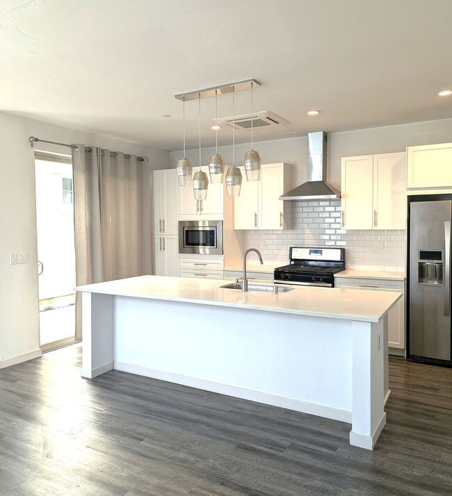 Building Photo - Gem in North Land Park...!!