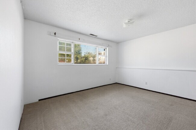 Building Photo - $2,145.95 with $300 off the first month's rent, 4 Beds - 2 Bath, Single Family Home in Colorado S...