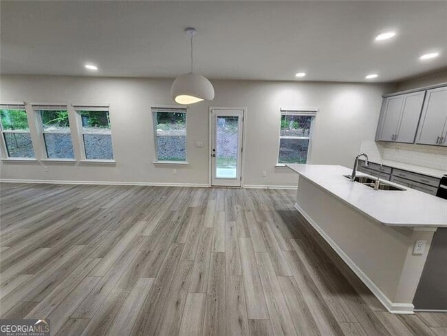 Building Photo - 235 Vly Oak Dr