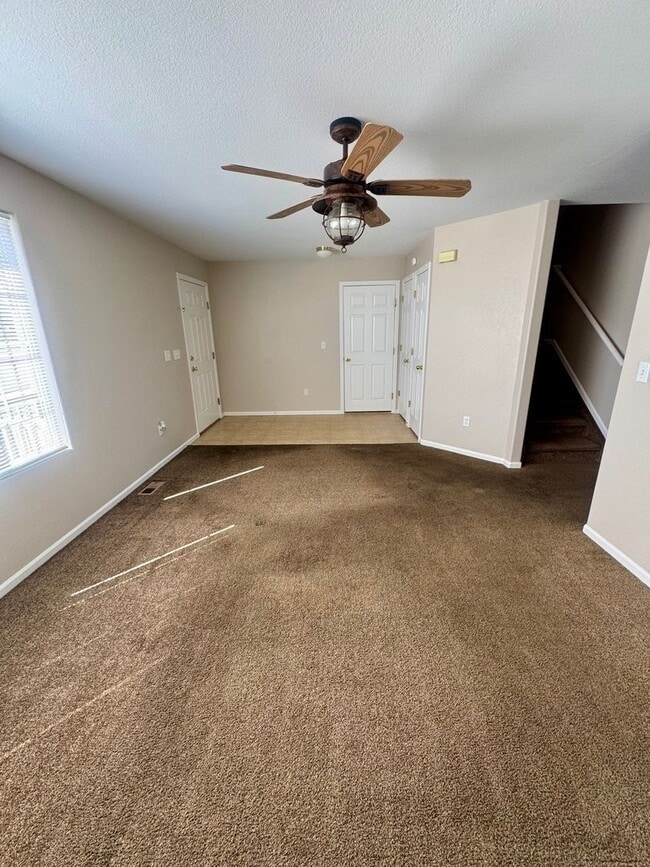 Building Photo - 3 Bedroom Home Close to Military Installations