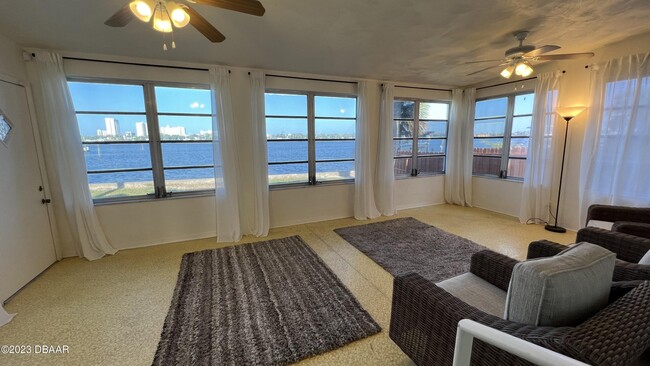 Building Photo - 255 Lexington Dr