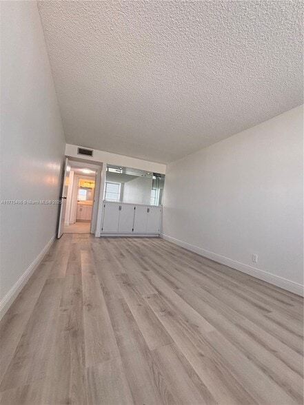 Building Photo - 600 Three Islands Blvd