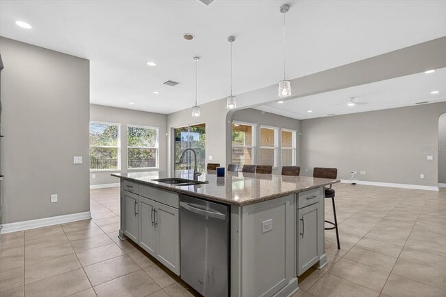 Building Photo - 2589 Gwynhurst Blvd