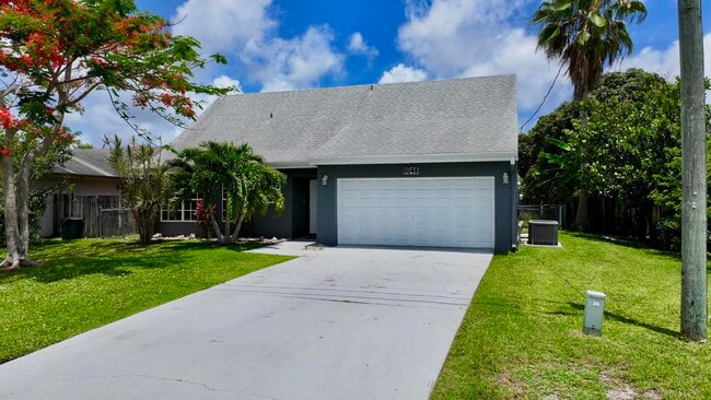 Building Photo - 6048 Garrett St