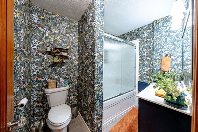 Building Photo - Charming 3brm/2ba house near Como Park!