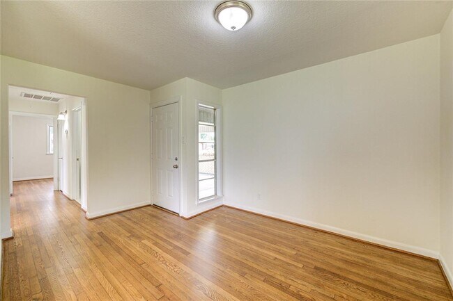 Building Photo - 10111 Fonville Dr