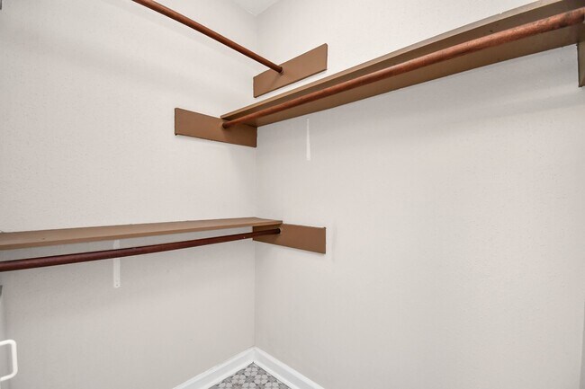 Building Photo - 13002 Kingsmill Dr