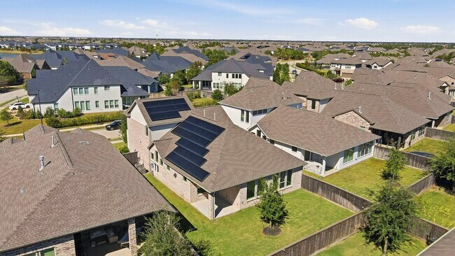 Building Photo - 15822 Pilot Knob Dr