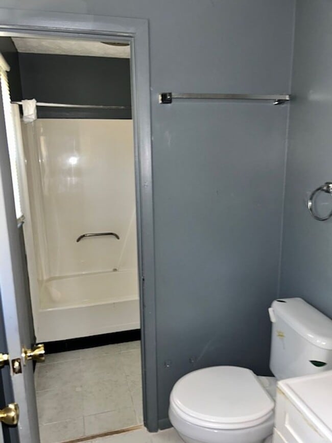 Building Photo - 954 Spruce St