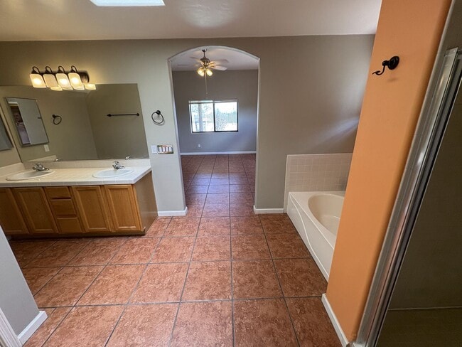 Building Photo - Vail School District Horse property with f...
