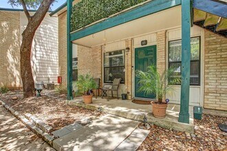 Building Photo - 1624 Aquarena Springs Dr
