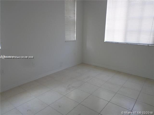 Building Photo - 777 SW 111th Way