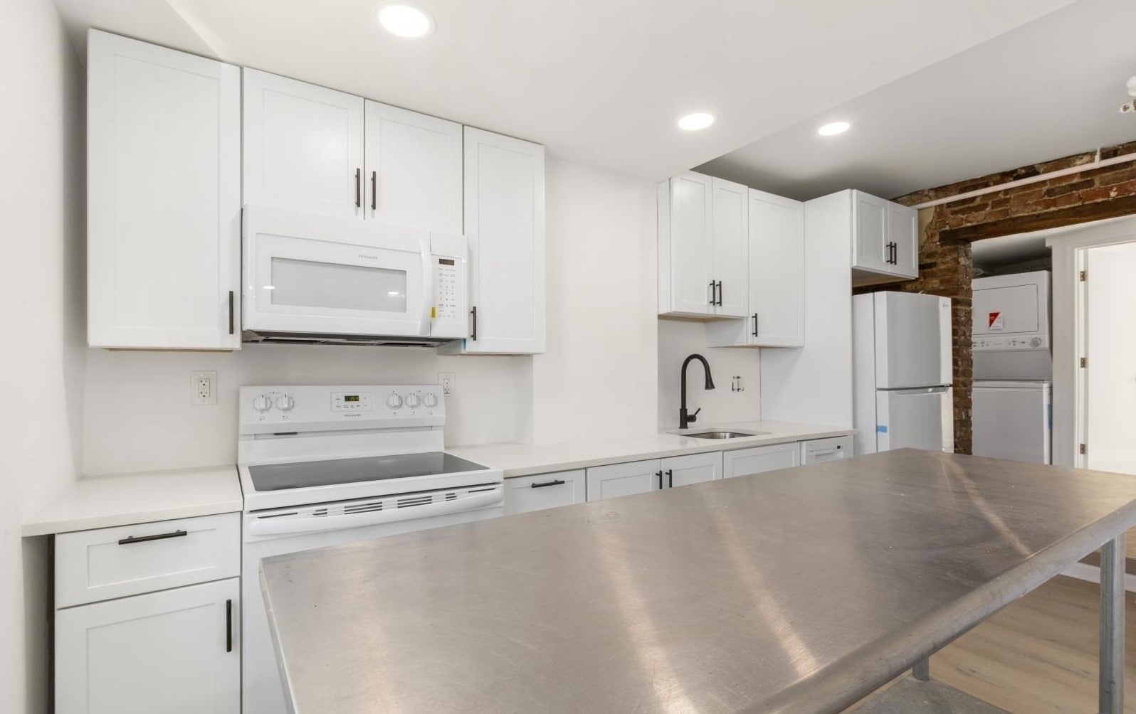 Building Photo - 2723 E Huntingdon St