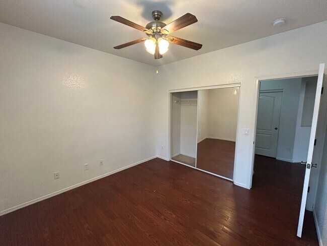 Building Photo - 2202 W Carter Rd